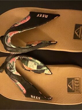 Reef Women’s Tan Sandals with Black Straps and Pink-Green Tropical Print
